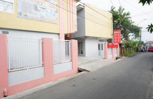 Purwokerto House | RedDoorz Syariah near RSUD Margono Purwokerto
