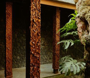Pekutatan Hotel | LOSTLindenberg