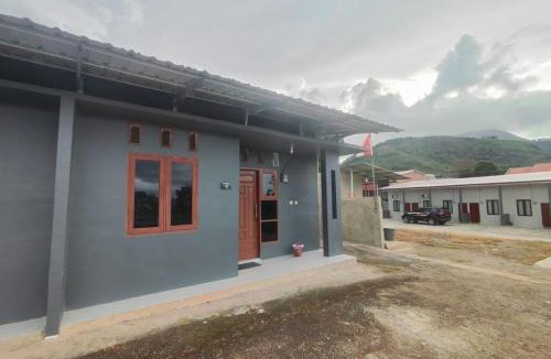 Pangururan Hotel | Hotel Sarijadi Pangururan
