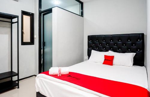 Malang Hotel | RedDoorz Plus @ Kalpataru