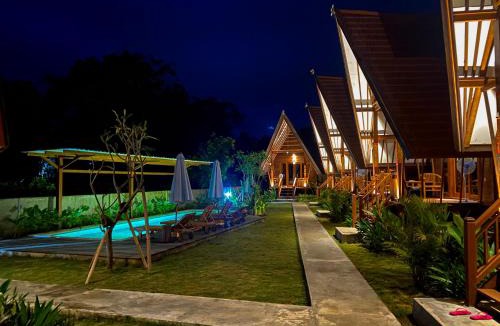 Mushroom Bay Hostel | Castaway Island Hostel