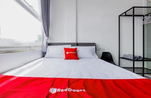 Sukajadi Hotel | RedDoorz at Chanara Stay PVJ Bandung
