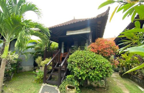 Mushroom Bay Resort | Perdana Homestay Lembongan
