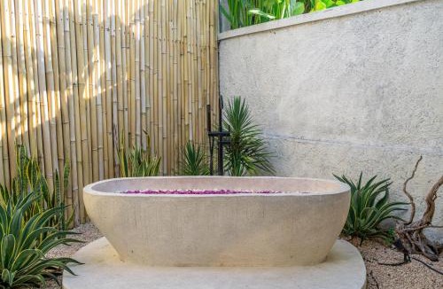 Penestanan Villa | Udara Villa by EVDEkimi - Pool Escape with Spacious Patio & Open-Air Bath