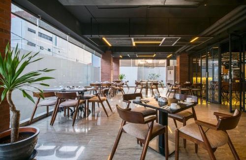 Gambir Hotel | Luminor Hotel Pecenongan Jakarta By WH