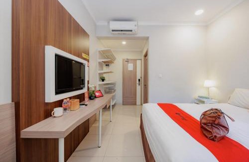 Ragunan House | RedDoorz Premium near Ragunan Zoo 2