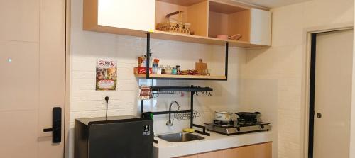 Old Jakarta Apartment | Stylish 2BR Near Food - Shops-Fast WiFi-Late Checkin