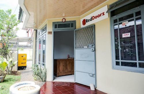 Bandar Lampung Hotel | RedDoorz Syariah near Gatot Subroto Lampung 4