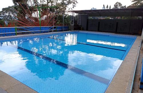 Ciumbuleuit House | Ambu Guest House