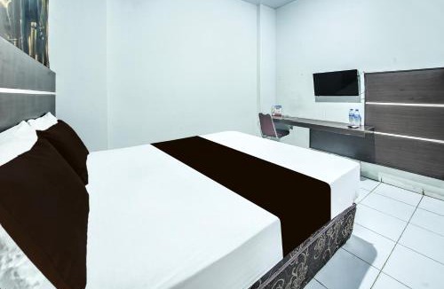 Panakkukang Hotel | Hotel O Makassar near Mall Panakukang formerly Hotel Lucky Inn Makassar