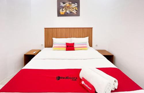 Nganjuk Hotel | RedDoorz near Alun Alun Tanjunganom Nganjuk 2