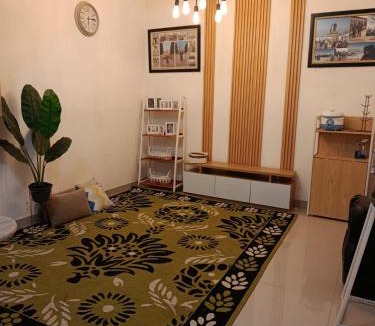 Malang Villa | Penginapan, homestay Gor Ken Arok kota malang jawa timur bisa 5-10 orang cocok bagi yg mau ke Bromo dan sekitarnya