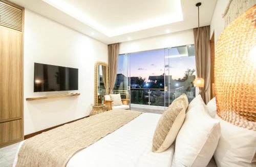Berawa Villa | Seaside Luxury 4BR Villa, 400m to Finns, Canggu