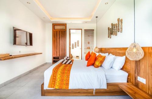 Berawa Villa | Spacious 4 BR Walking Distance to Finns Beach