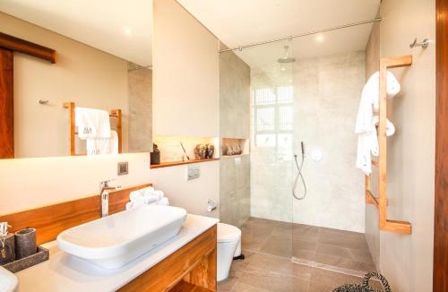 Berawa Villa | Luxury 6BR Villa, 400m to Canggu's Finns Beach
