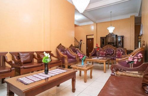 Ngemplak Hotel | Griya Mustika Homestay Syariah Cangkringan Kaliurang RedPartner