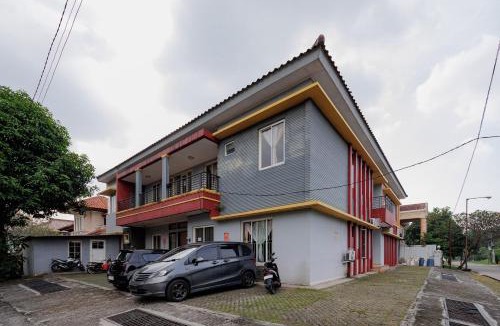Binong House | RedDoorz near Siloam Karawaci 3