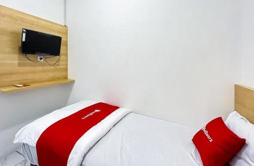 Gambir Hotel | RedDoorz at PBInn near Stasiun Juanda