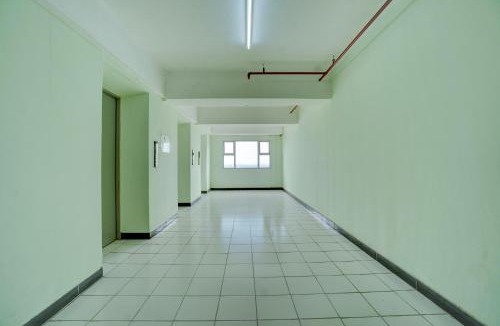 Gunung Putri Hotel | OYO 95090 Elzirooms Gunung Putri
