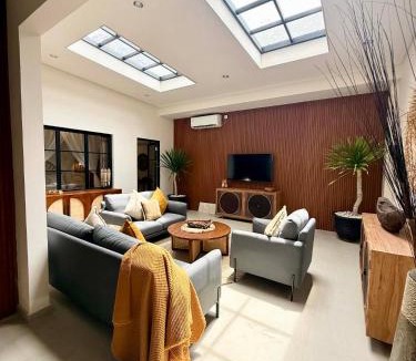Kartika Plaza Villa | de CINTA Villa - KUTA - 6 bedrooms - Heart of Kuta