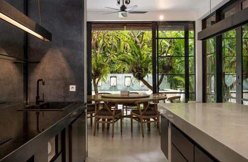 Berawa Villa | Walk, Best of Berawa, 5bd villa, 2min from Finns