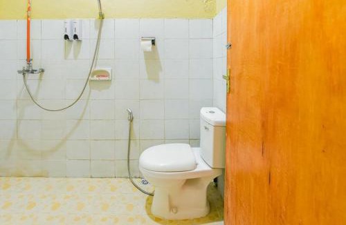 Kupang Hotel | RedDoorz near Mangrove Forest Kupang