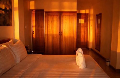 Labuan Bajo Hotel | The Loft by Smoke House - Central Stay - Stairs Access