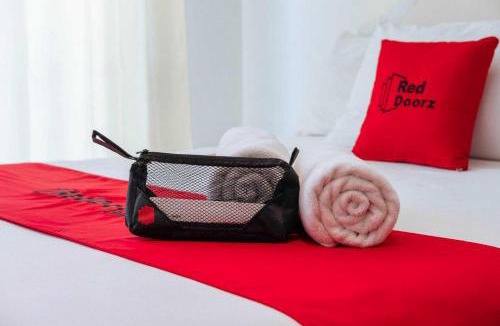 Lubuklinggau Hotel | RedDoorz Syariah at Sherren Guest House Lubuk Linggau