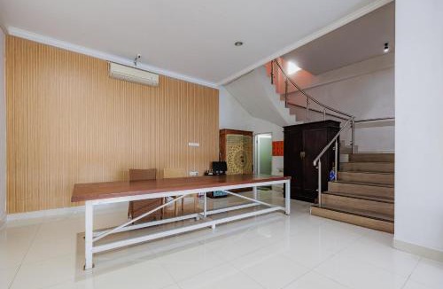 Batuan Hostel | RedDoorz near Ubud Village