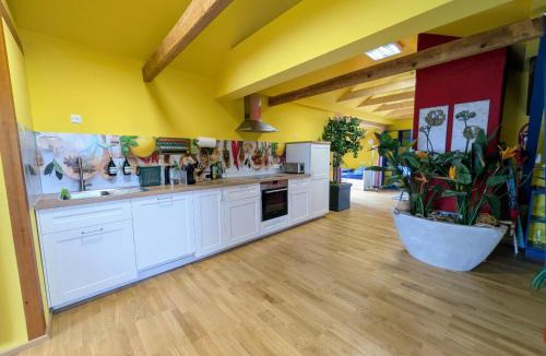 Prebuch Apartment | Ferienwohnung in Albersdorf - 100m2 - Parkplätze - Garten - Terasse - WIFI