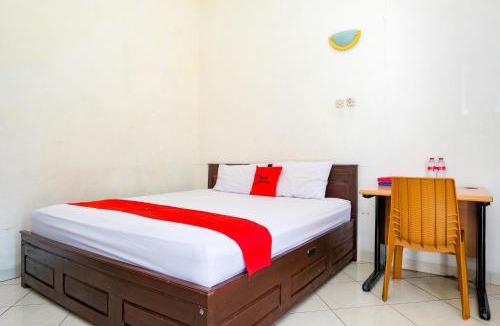 Kebumen Hotel | RedDoorz Syariah near Alun Alun Kebumen