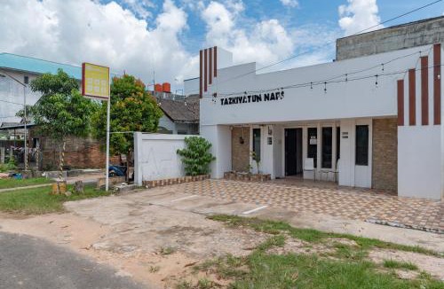 Batam Hotel | RedDoorz Syariah near KBC Batam Centre