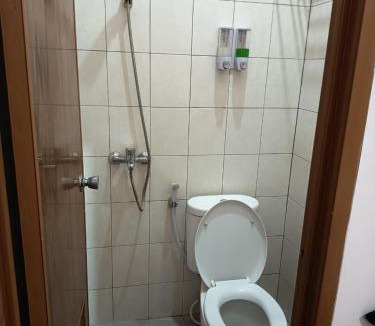 Subang Hotel | RedDoorz Syariah near Exit Toll Subang