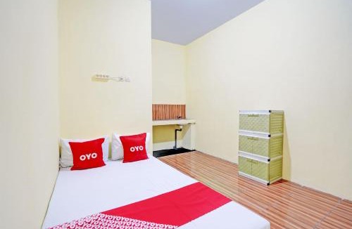 Prigen Hotel | OYO Life 92920 Rumah Kost Azca