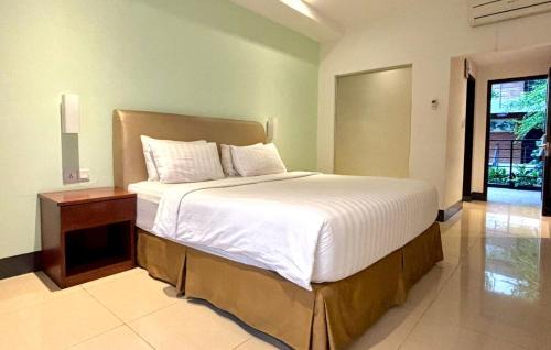 Medan Hotel | Thong's Inn Hotel Kualanamu