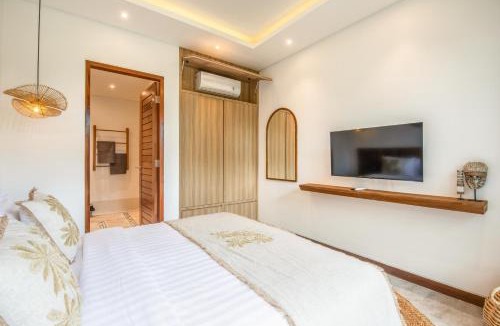 Berawa Villa | Seaside Luxury 4BR Villa, 400m to Finns, Canggu