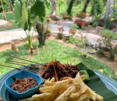 Bohorok Hotel | Wisma Batu Mandi and Jungle trekking