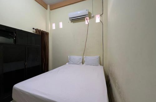 Kendari Hotel | Hotel O Mely Homestay