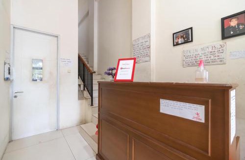 Bekasi Hotel | RedDoorz near Hive Bekasi Harapan Indah