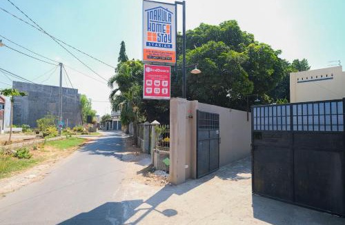 Tuban Hotel | RedDoorz Syariah near RSUD Tuban