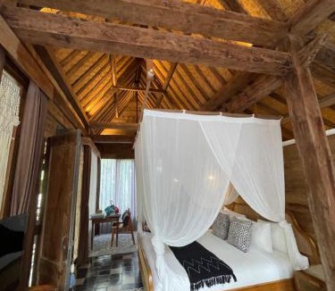 Batu Bolong Cabin | Umakayu Joglo Villa Canggu - Boutique Hotel