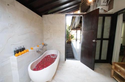 Bukti Villa | Villa Seaview North Bali
