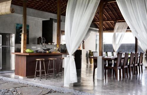 Kerobokan Hotel | Surflodge Limasan Bali