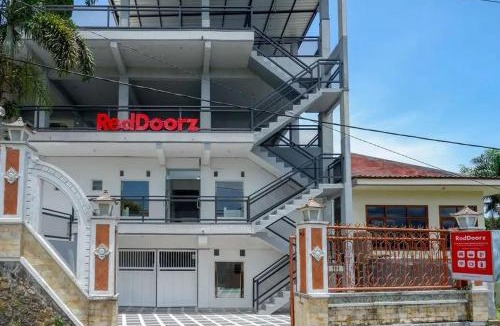 Batu Hotel | RedDoorz Plus near Taman Rekreasi Selecta 2
