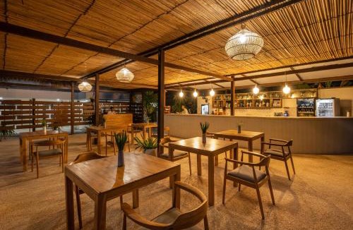 Gili Trawangan Hotel | Gili Teak Beach Front Resort