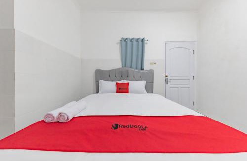 Babakan Hotel | RedDoorz Syariah near Alun Alun Ciledug Cirebon