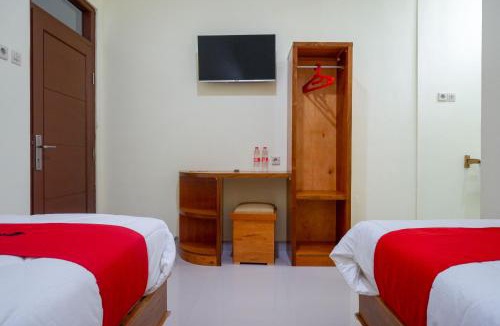 Purwokerto Hotel | RedDoorz near Rita Supermall Purwokerto 2