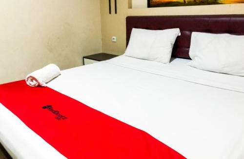 Palu Hotel | RedDoorz At Hotel Gajah Mada Palu