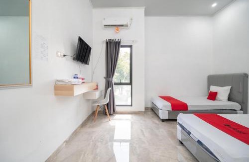 Rajabasa Hotel | RedDoorz near Tugu Coklat Pesawaran Lampung