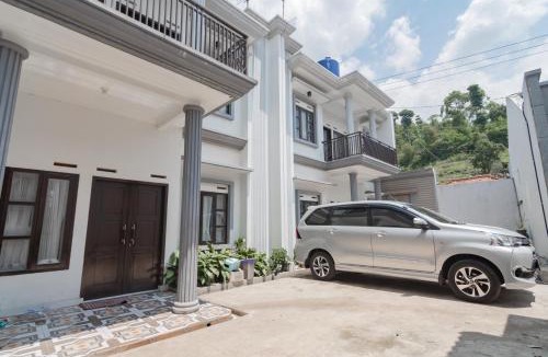 Pasirjambu Hotel | Small Homestay Syariah Sikembar Ciwidey Mitra RedDoorz